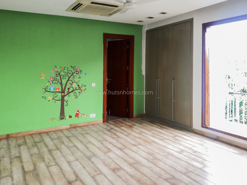 4 BHK Flat For Sale in Panchsheel Park