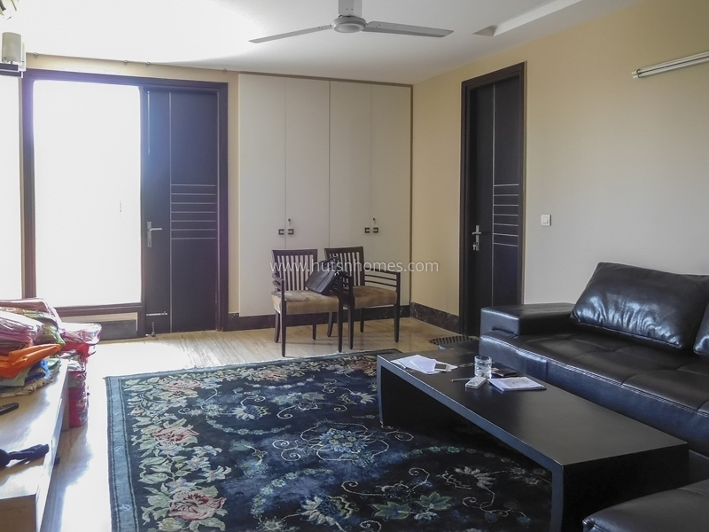 4 BHK Flat For Sale in Panchsheel Enclave