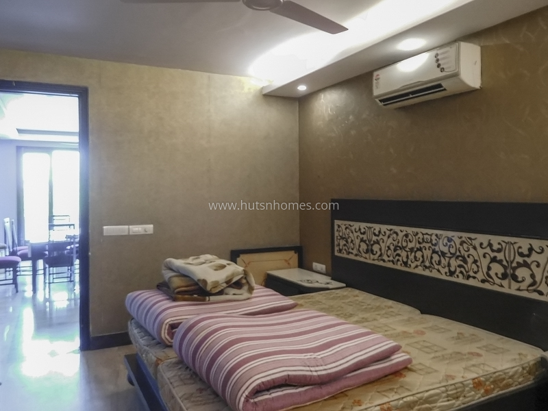 4 BHK Flat For Sale in Panchsheel Enclave