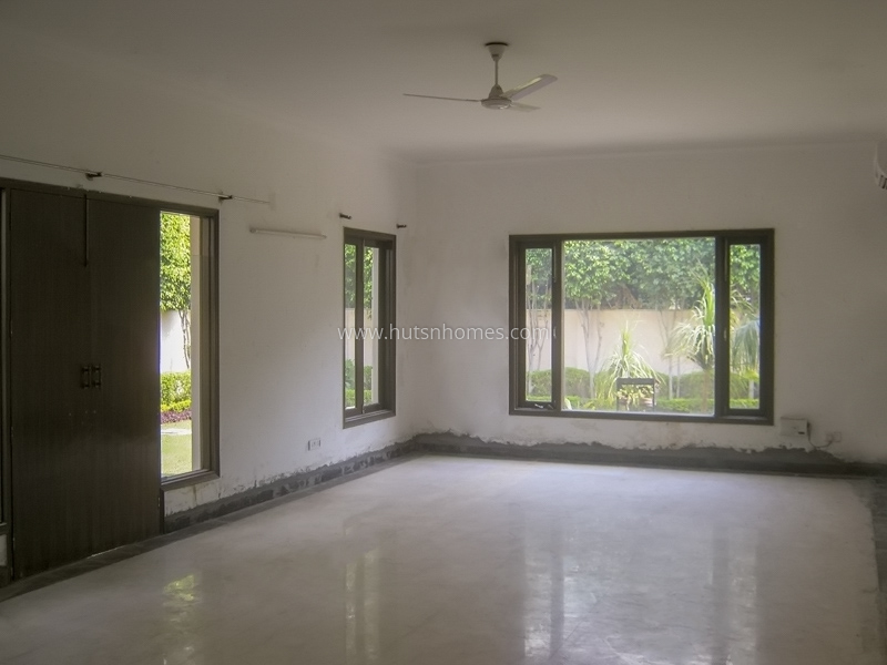 5 BHK Farm House For Sale in Vasant Kunj