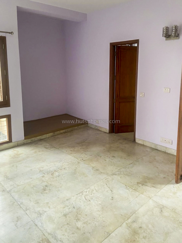 3 BHK Flat For Sale in Jangpura Extension