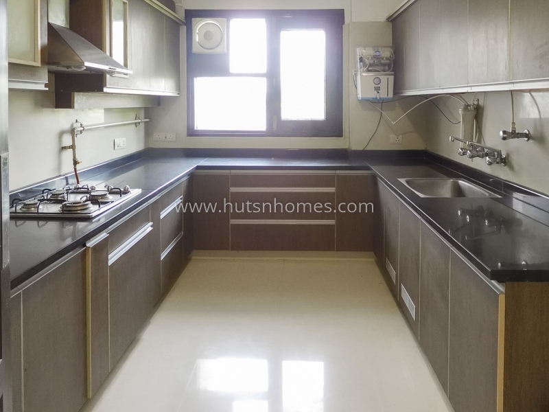 4 BHK Flat For Rent in Anand Lok