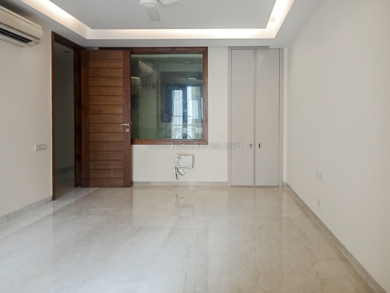 3 BHK Flat For Sale in Vasant Vihar