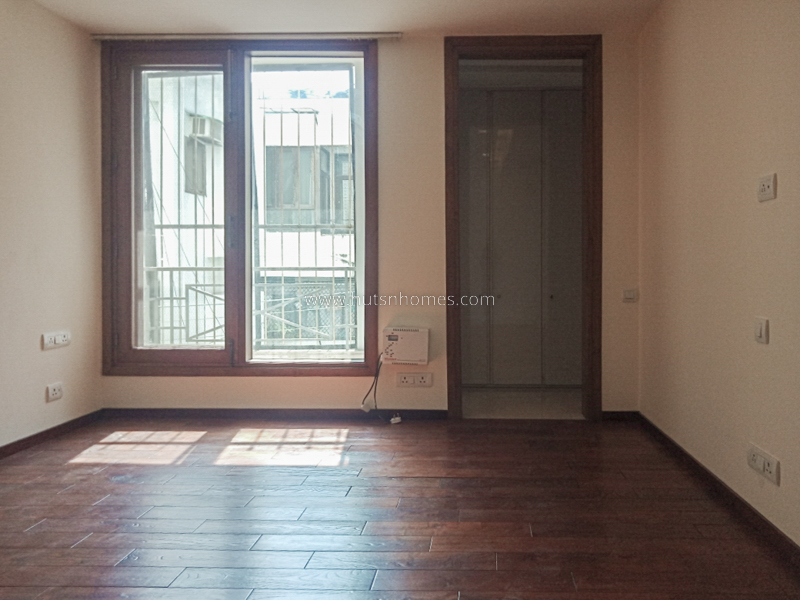 3 BHK Flat For Sale in Vasant Vihar