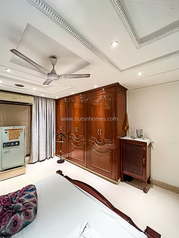 4 BHK Duplex For Sale in Safdarjung Enclave