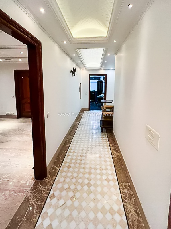 4 BHK Duplex For Sale in Safdarjung Enclave