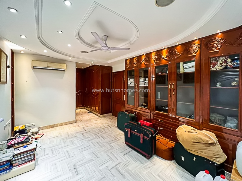 4 BHK Duplex For Sale in Safdarjung Enclave