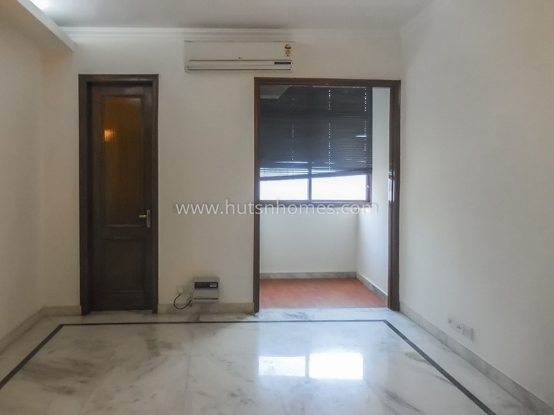 4 BHK Flat For Sale in Vasant Vihar