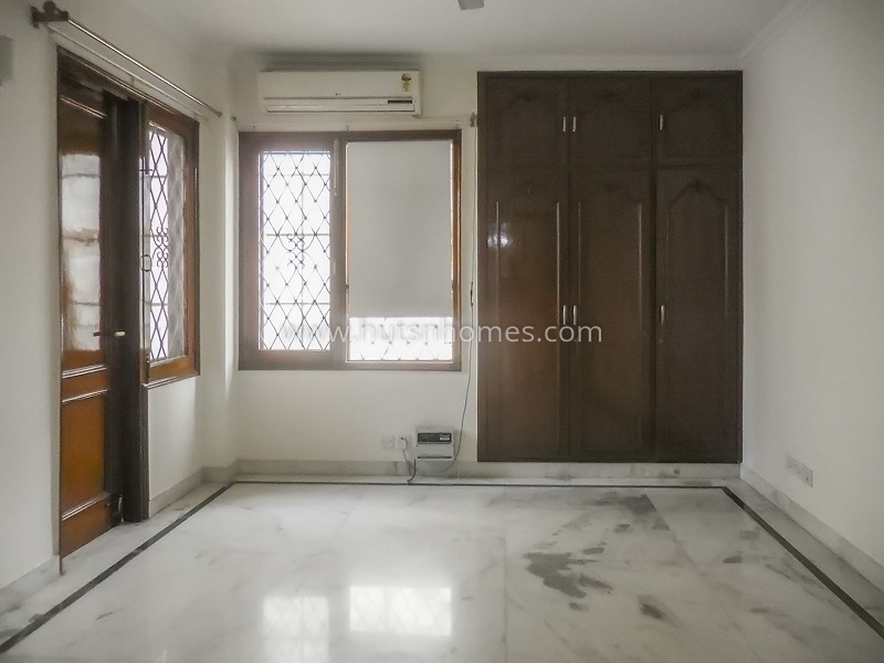 4 BHK Flat For Sale in Vasant Vihar