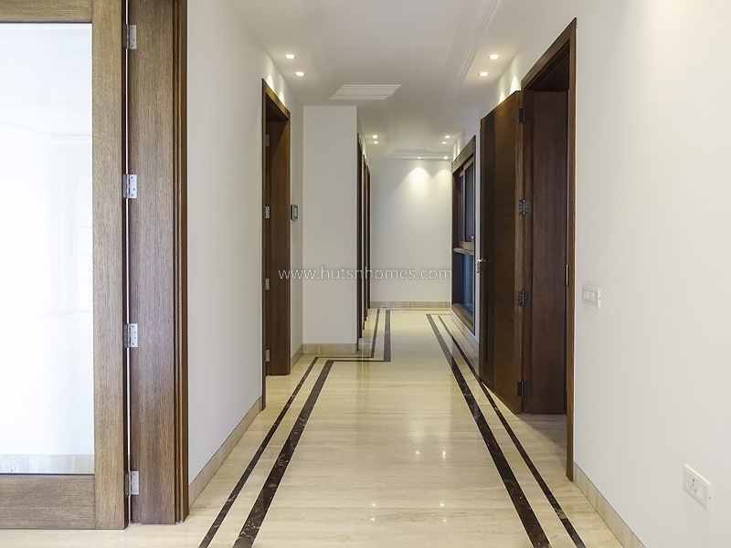 4 BHK Flat For Sale in Vasant Vihar