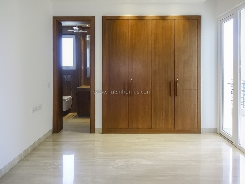 4 BHK Flat For Sale in Vasant Vihar