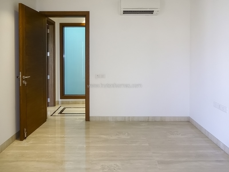 4 BHK Flat For Sale in Vasant Vihar