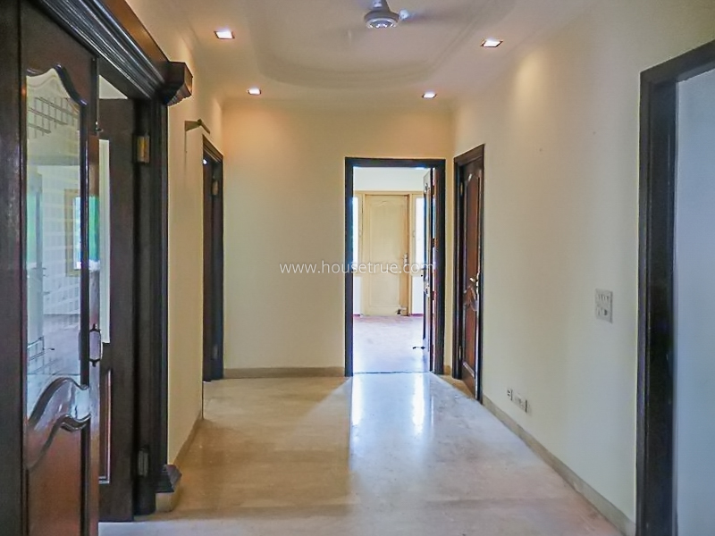 4 BHK Flat For Sale in Sundar Nagar