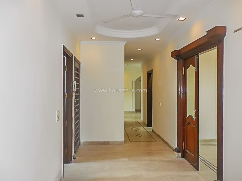 4 BHK Flat For Sale in Sundar Nagar