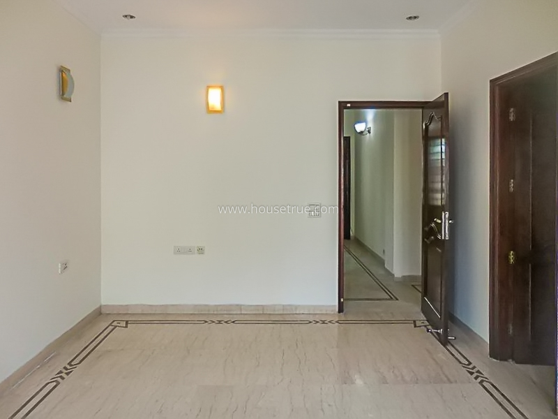 4 BHK Flat For Sale in Sundar Nagar