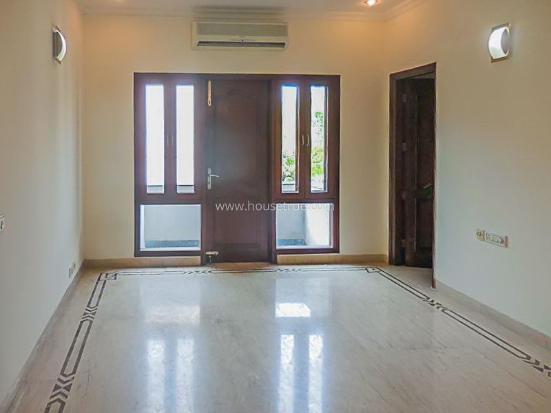 4 BHK Flat For Sale in Sundar Nagar