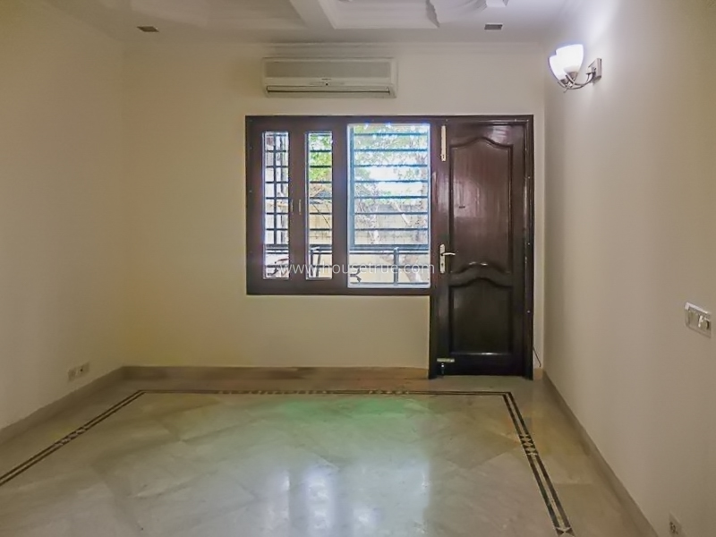 4 BHK Flat For Sale in Sundar Nagar