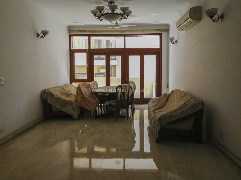 4 BHK Flat For Sale in Vasant Vihar