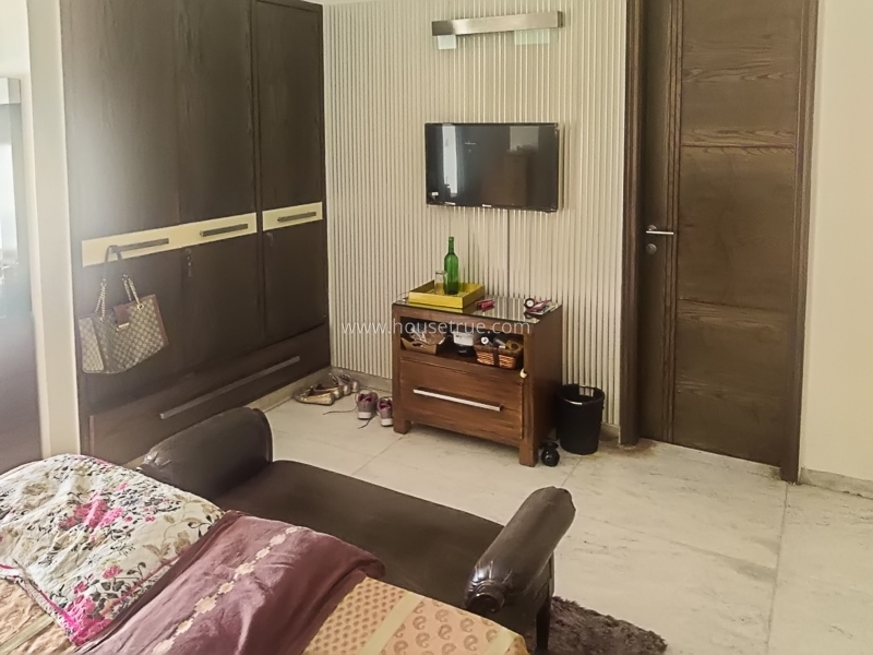 4 BHK Flat For Sale in Safdarjung Enclave