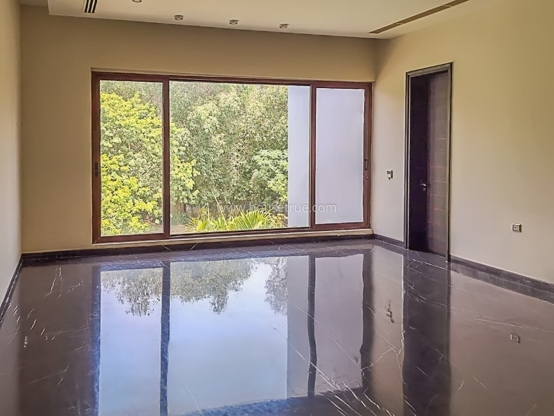 6 BHK Farm House For Sale in DLF Chttarpur