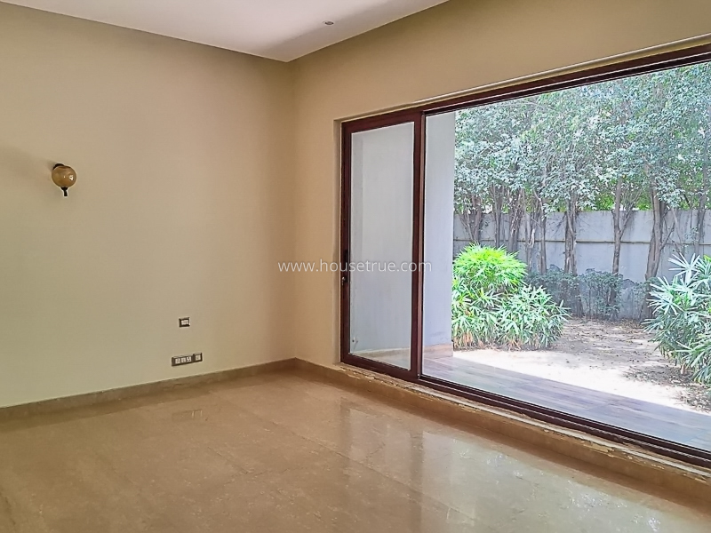 6 BHK Farm House For Sale in DLF Chttarpur