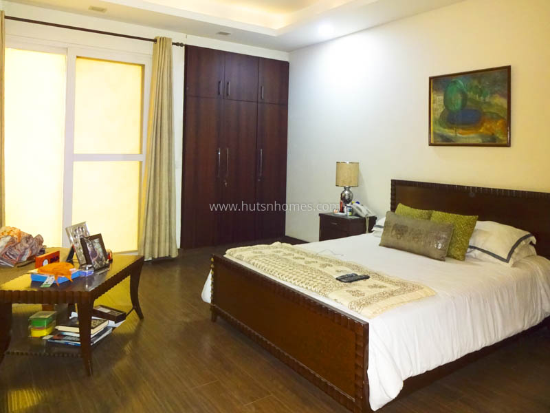 4 BHK Flat For Sale in New Friends Colony