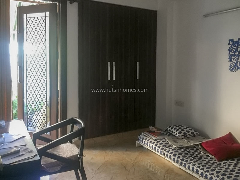 3 BHK Flat For Sale in Safdarjung Enclave