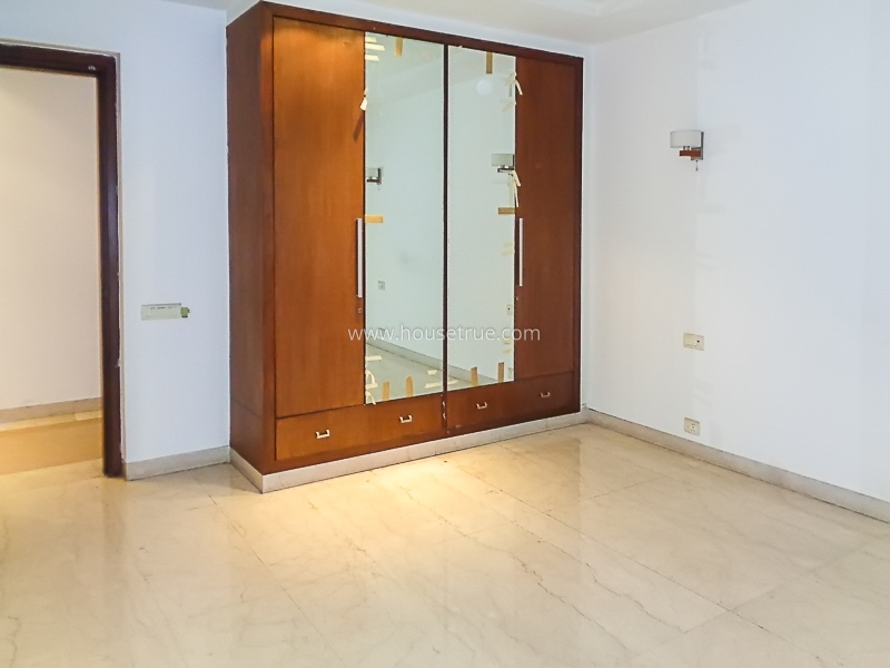 5 BHK Flat For Sale in Greater Kailash Part 2