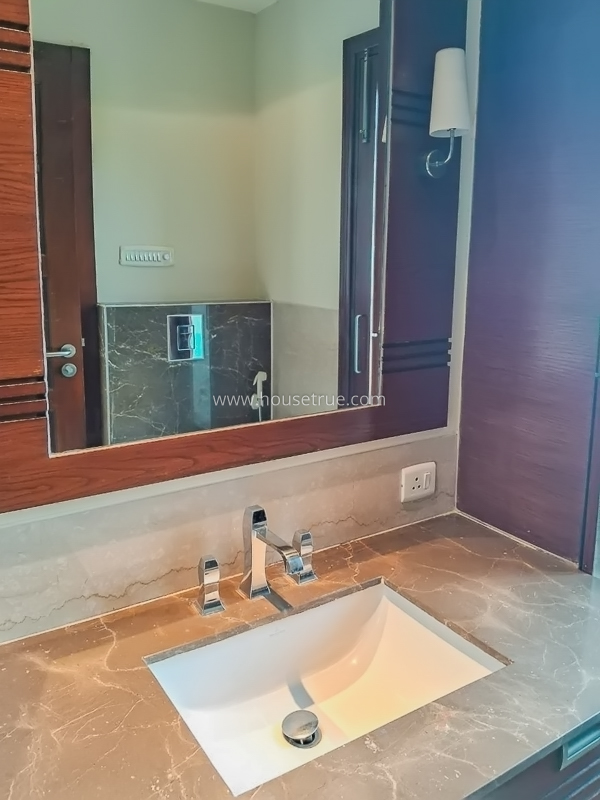 4 BHK Builder Floor For Sale in West End Colony