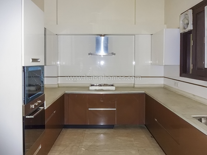 4 BHK Flat For Sale in New Friends Colony