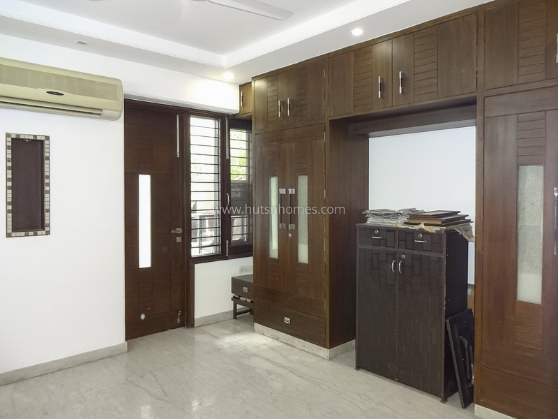 4 BHK Flat For Sale in South Extension 2