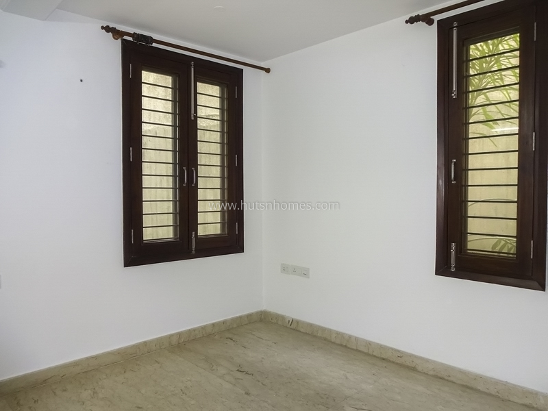 4 BHK Flat For Sale in South Extension 2