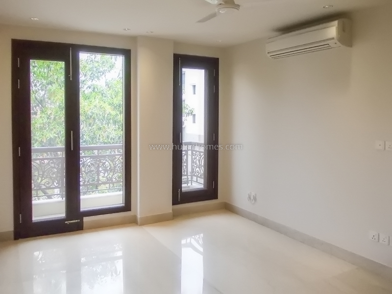 4 BHK Flat For Sale in Vasant Vihar