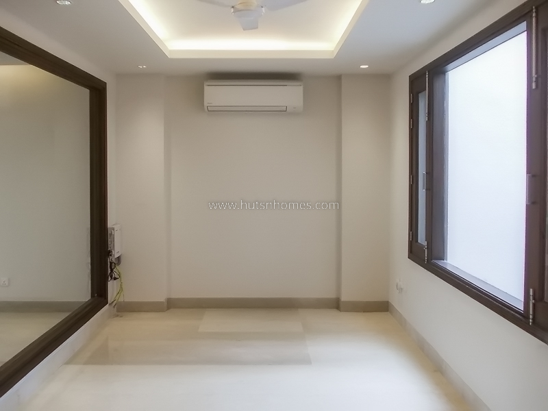 4 BHK Flat For Sale in Vasant Vihar