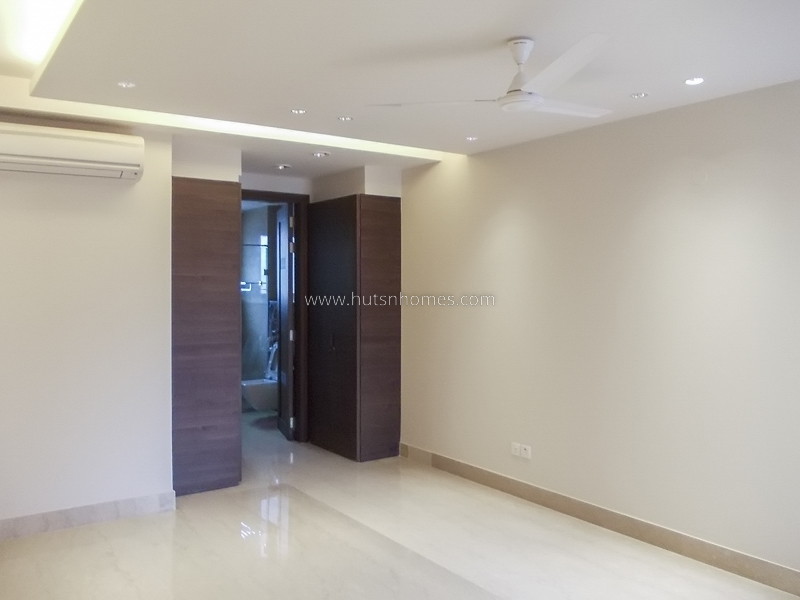 4 BHK Flat For Sale in Vasant Vihar