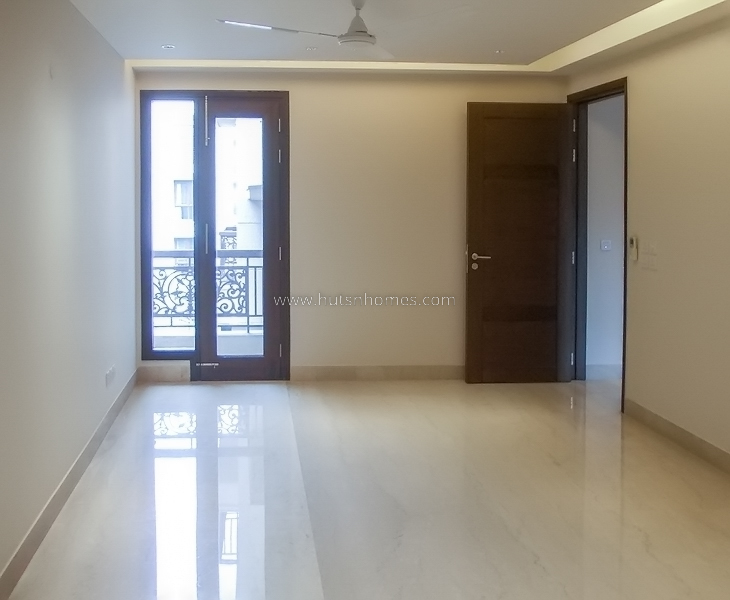 4 BHK Flat For Sale in Vasant Vihar