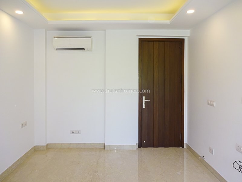 4 BHK Flat For Sale in Green Park