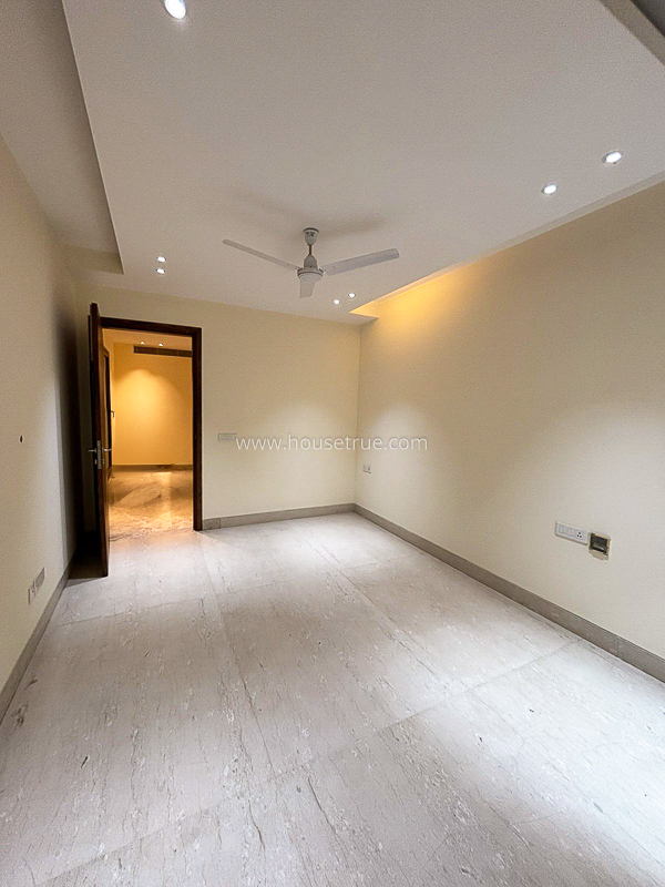 4 BHK Flat For Sale in Anand Niketan