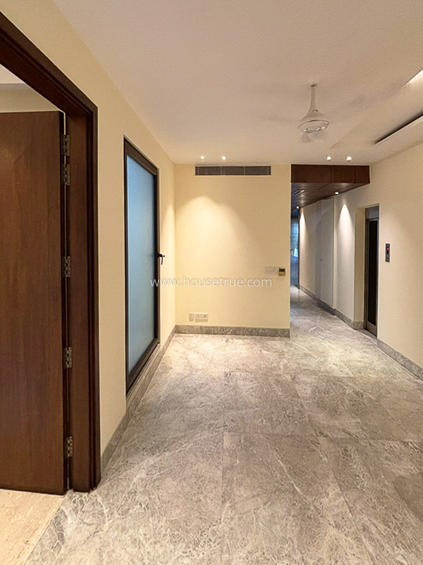 4 BHK Flat For Sale in Anand Niketan