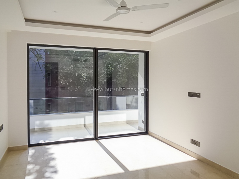 4 BHK Flat For Sale in Greater Kailash Enclave 2