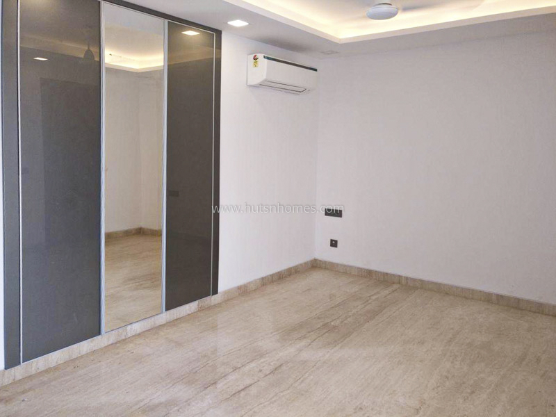 4 BHK Flat For Sale in Gulmohar Park