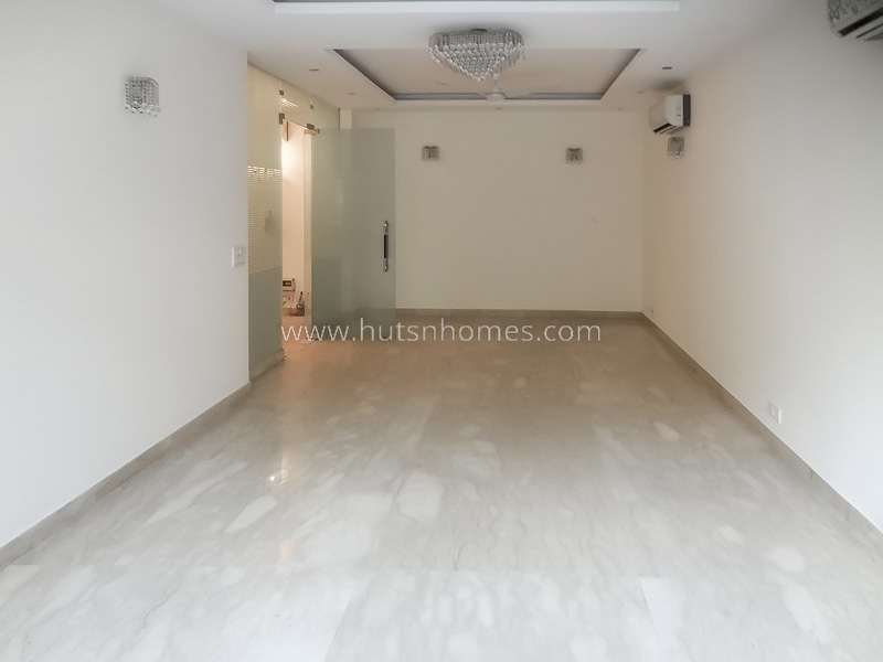 3 BHK Flat For Sale in Defence Colony