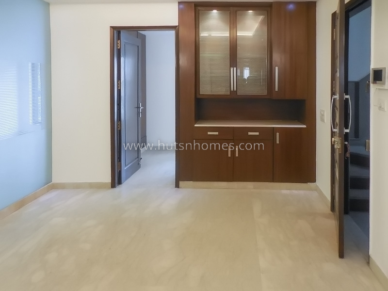 3 BHK Flat For Sale in Defence Colony