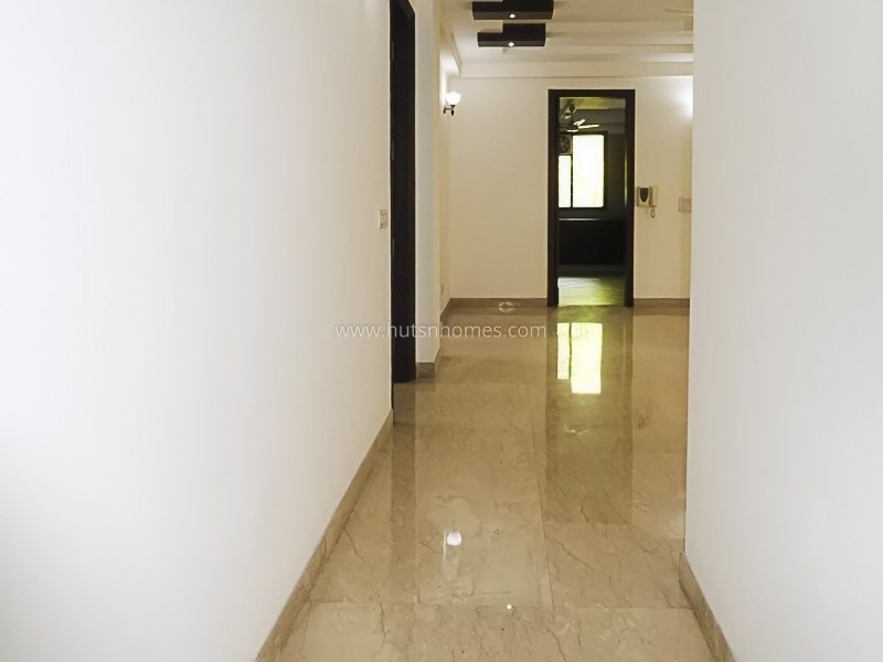 4 BHK Flat For Sale in Safdarjung Development Area