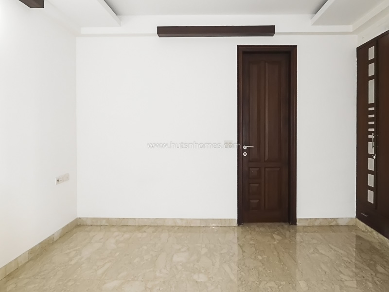 4 BHK Flat For Sale in Safdarjung Development Area