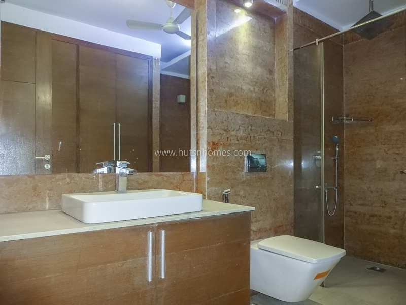 3 BHK Flat For Sale in Defence Colony