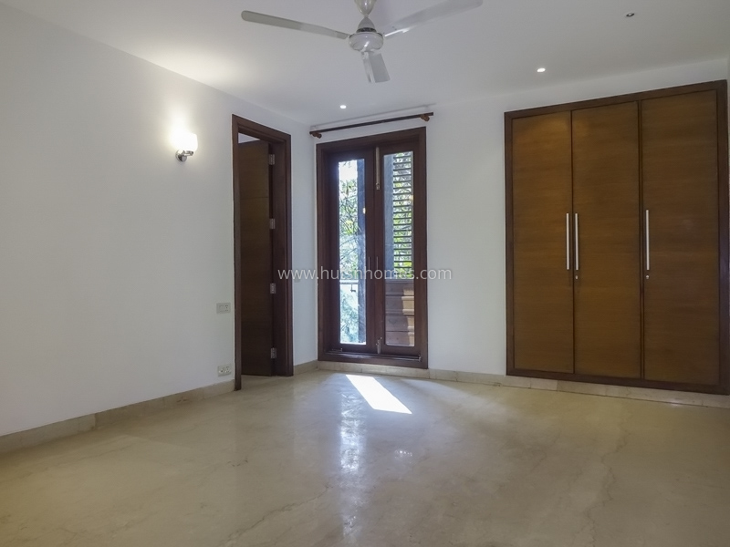 3 BHK Flat For Sale in Defence Colony