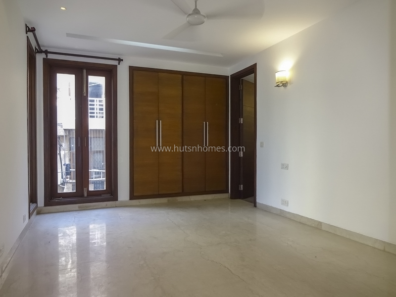 3 BHK Flat For Sale in Defence Colony