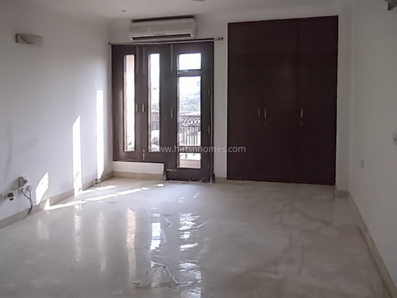 4 BHK Flat For Sale in Anand Niketan