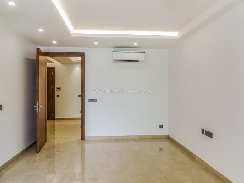 3 BHK Builder Floor For Sale in Defence Colony